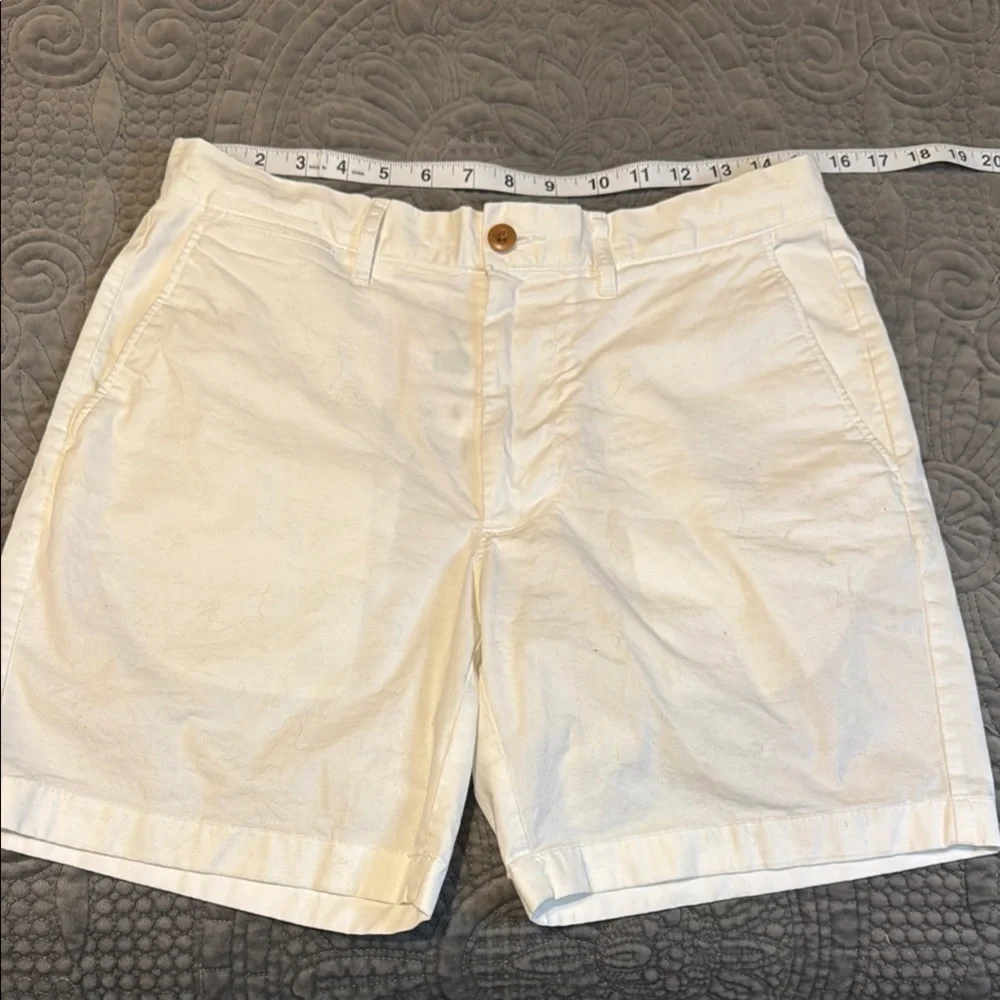 J. Crew Men's Cream Flat Front Shorts